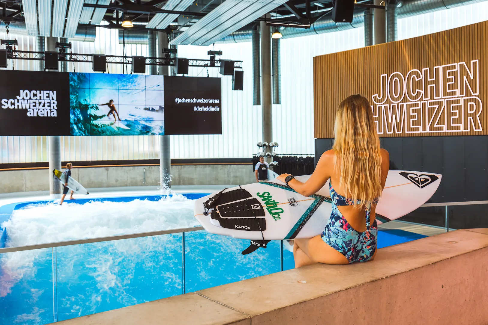 Indoor Surfen in der Jochen Schweizer Arena